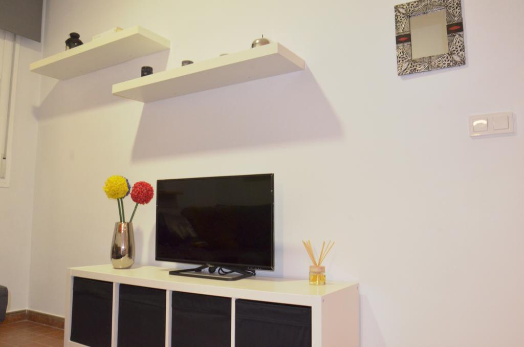 Apartamento San Jacinto Sevilla Bagian luar foto