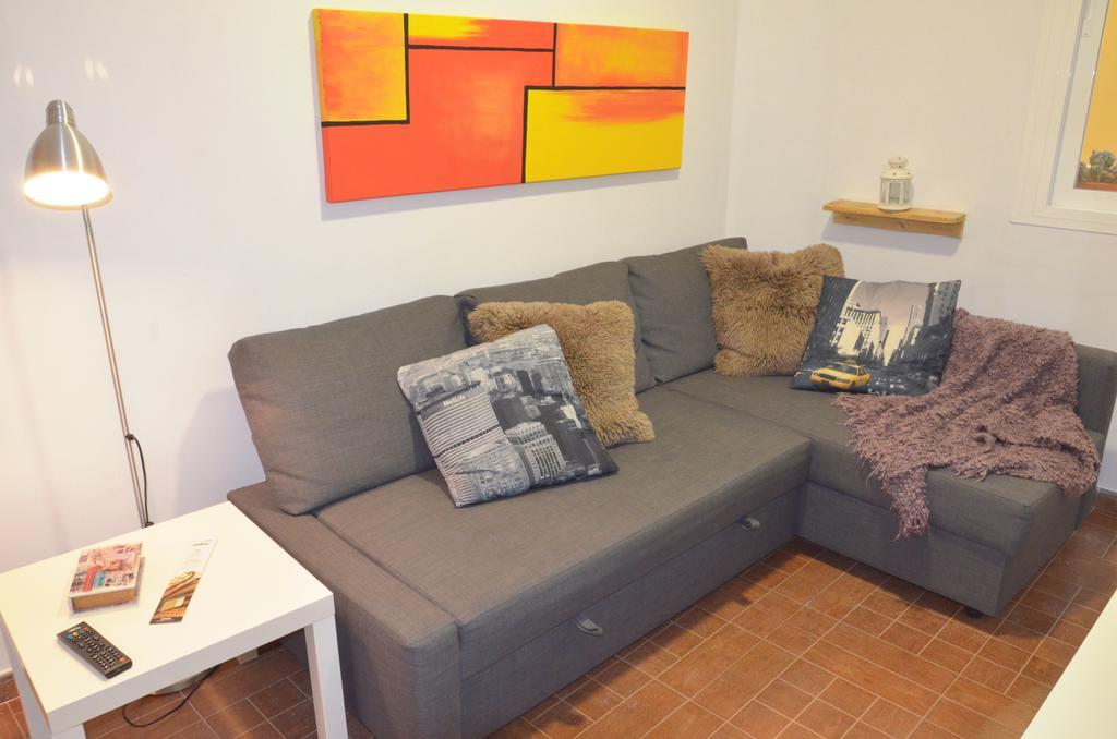 Apartamento San Jacinto Sevilla Bagian luar foto