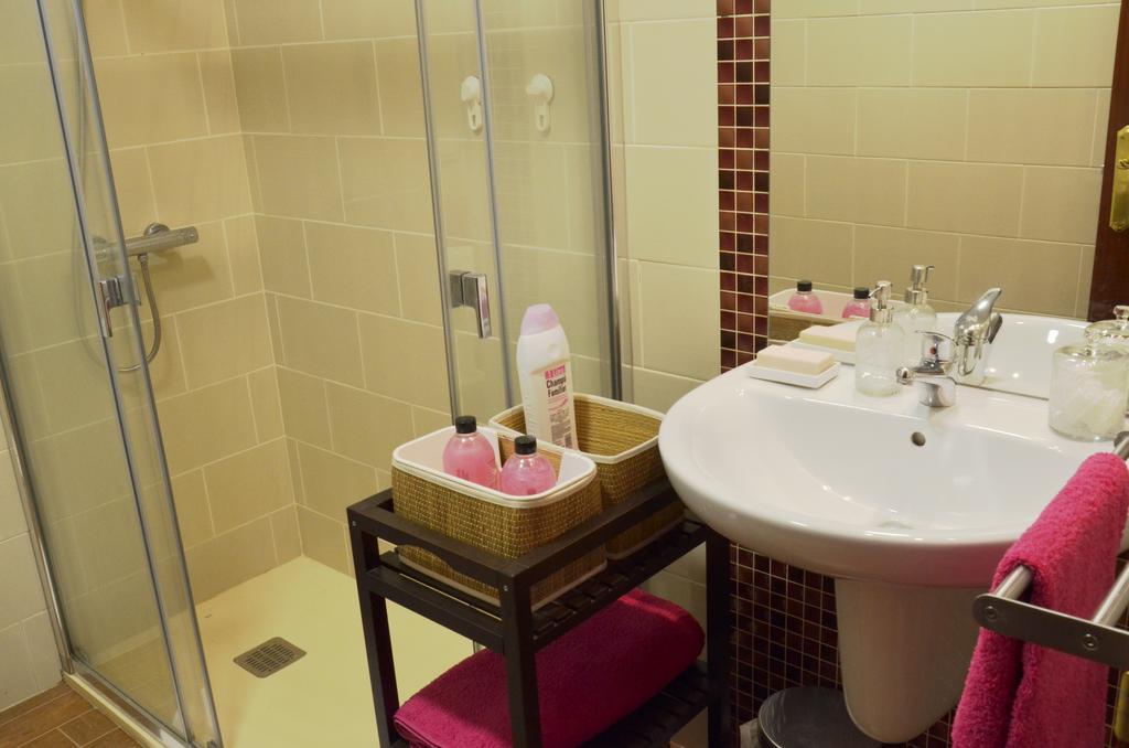 Apartamento San Jacinto Sevilla Bagian luar foto