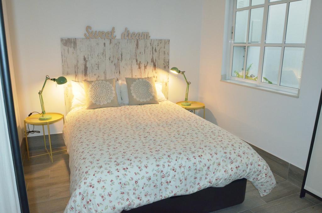 Apartamento San Jacinto Sevilla Bagian luar foto
