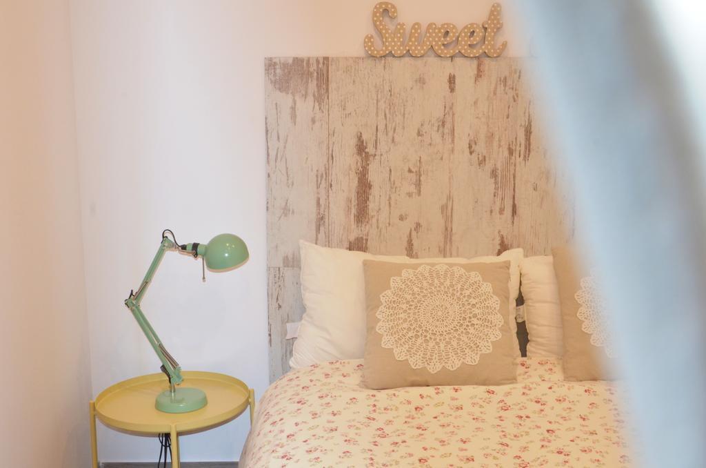 Apartamento San Jacinto Sevilla Bagian luar foto