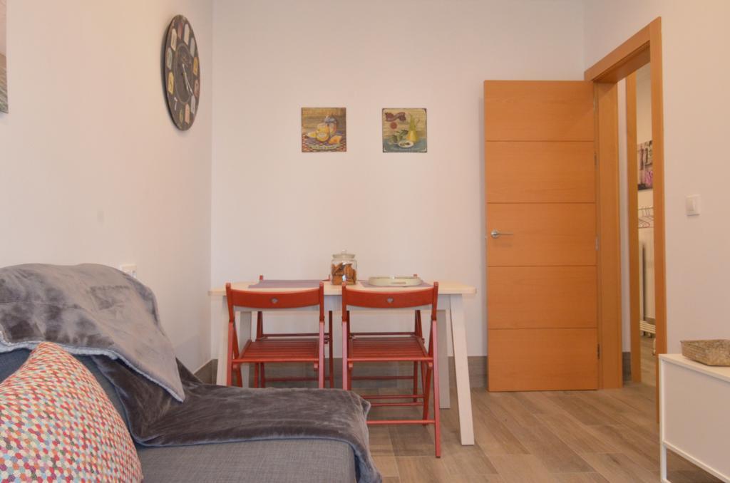 Apartamento San Jacinto Sevilla Bagian luar foto