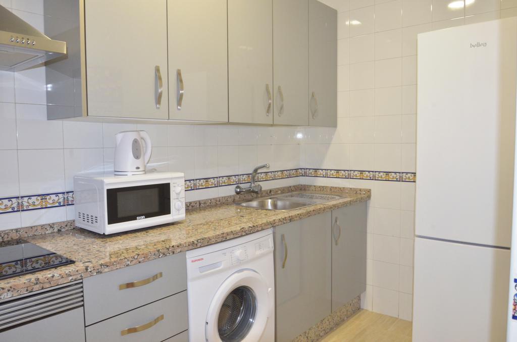 Apartamento San Jacinto Sevilla Bagian luar foto